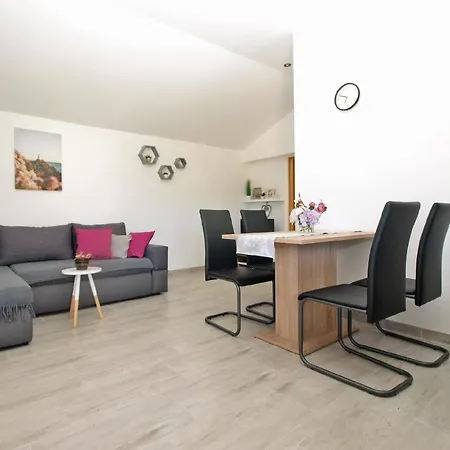 Fuer 3 Personen Ca 40 Qm In Pula, Istrien Istrische Riviera Holiday home Pula
